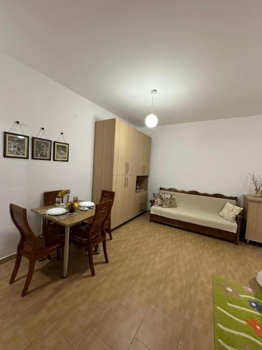 Studio Of Shpresa Vlorë Exterior foto